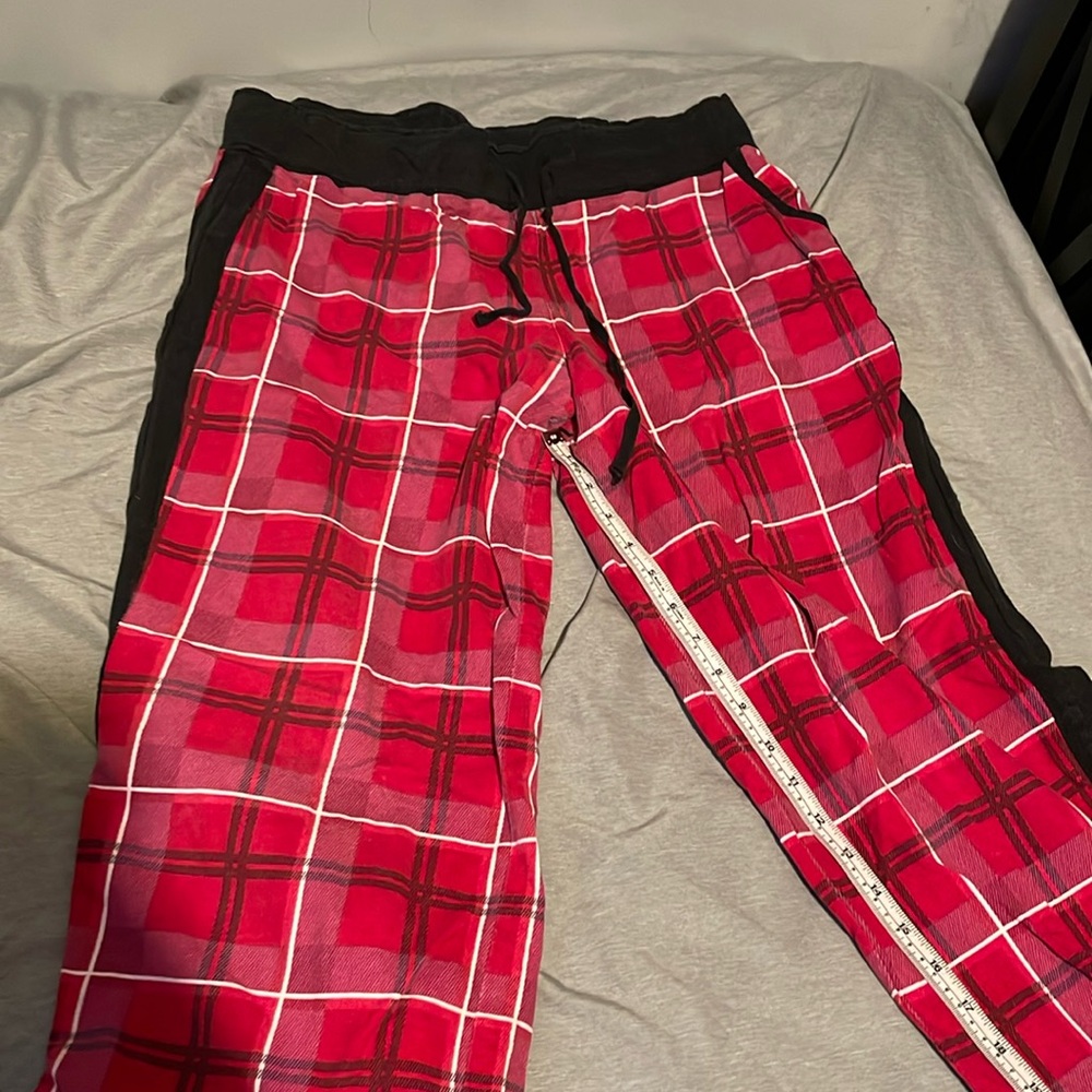 No boundaries x large red and black and white Women’s sleepwear